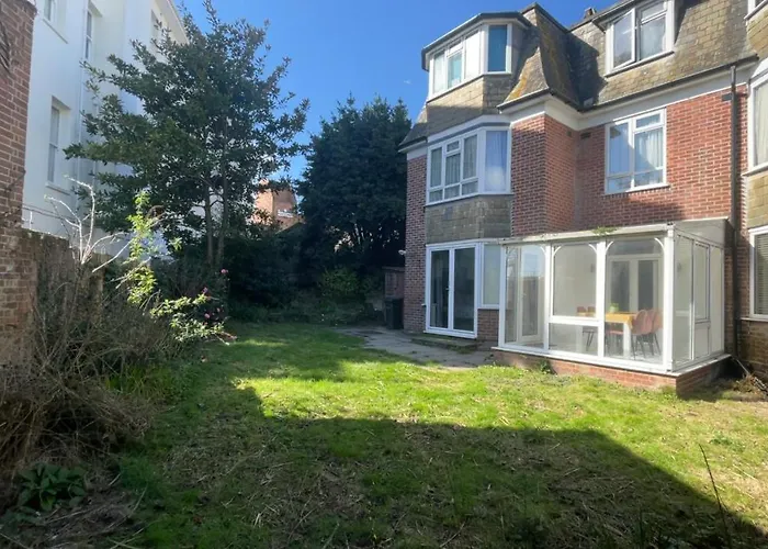 Large 3 Bedroom & 2 Bath - Ground Floor With Parking